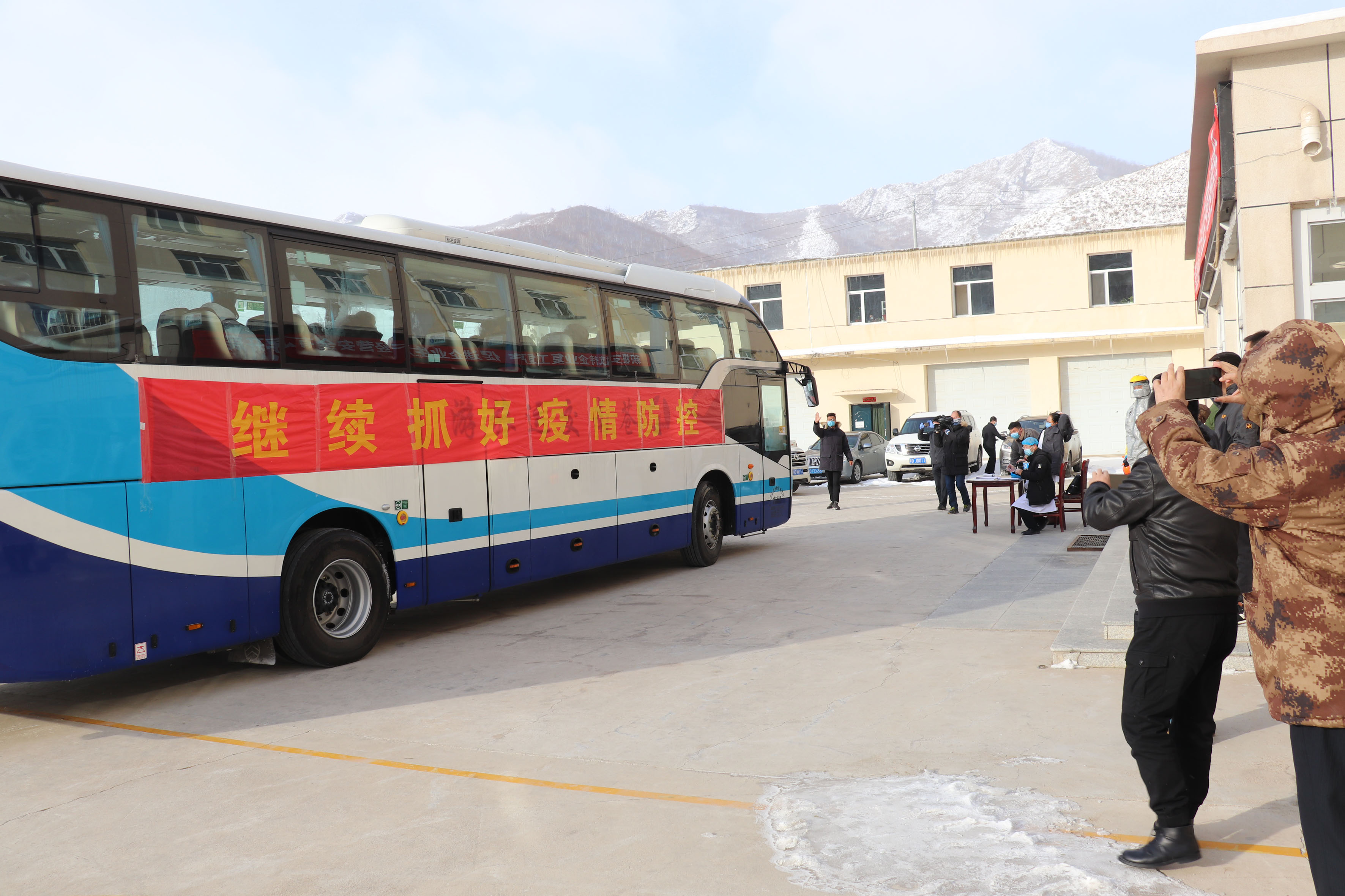 2400公里復(fù)工路，盛達(dá)資源包車護(hù)航復(fù)工復(fù)產(chǎn)
